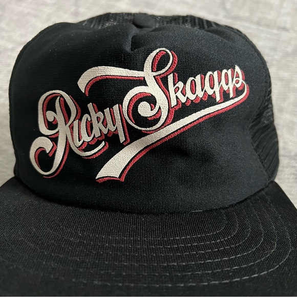 Vintage 1980s Ricky Skaggs Country Singer Men’s Adjustable Black Trucker Hat - Picture 2 of 5